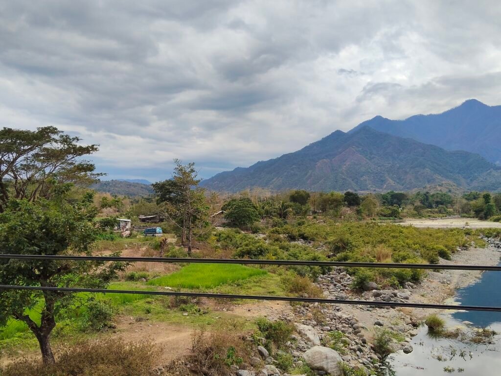 Gazing Upon the Breathtaking Beauty of Abra River oplus 8388610