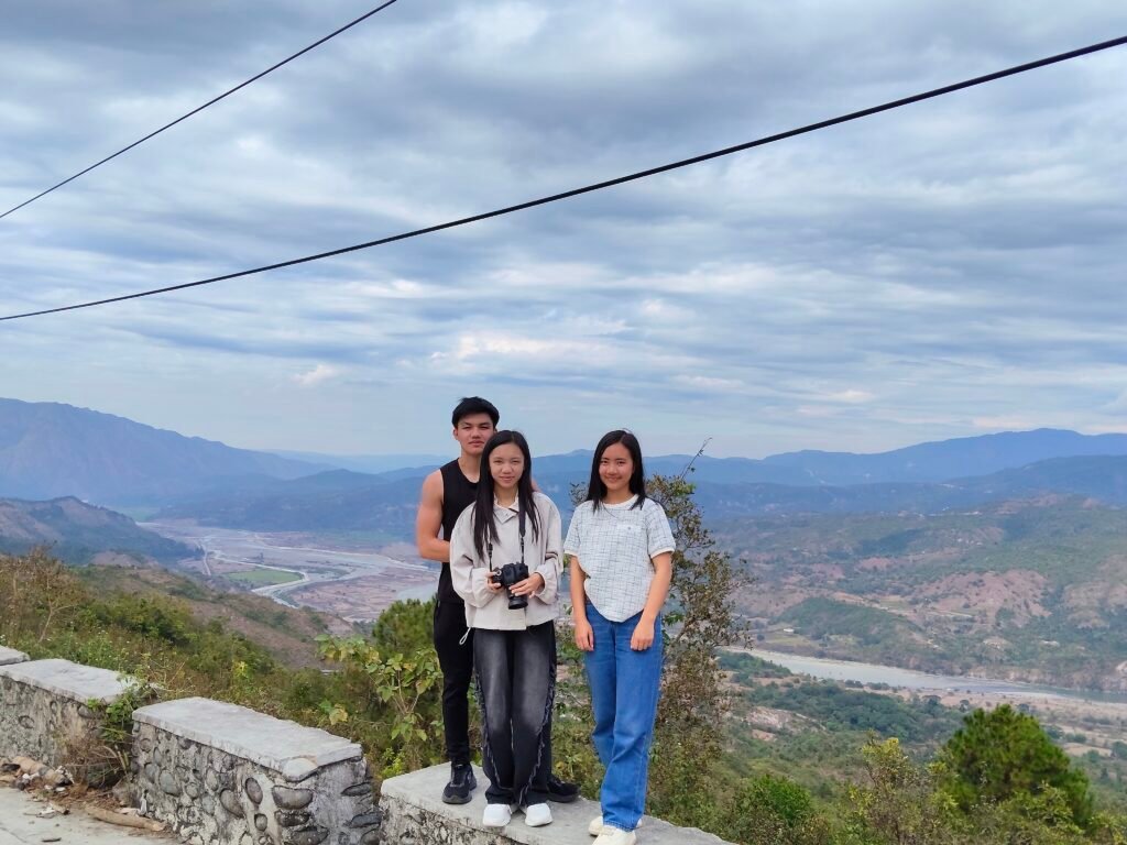 Gazing Upon the Breathtaking Beauty of Abra River oplus 256